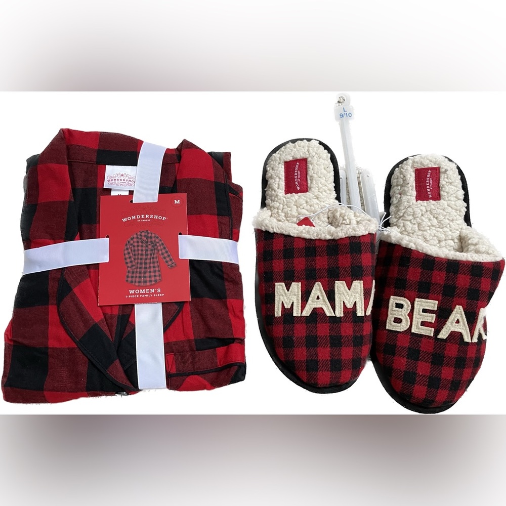 New Ladie’s Holiday 1pc Sleep Gown (M) and 1 pair Mama Bear slipper size 9/10